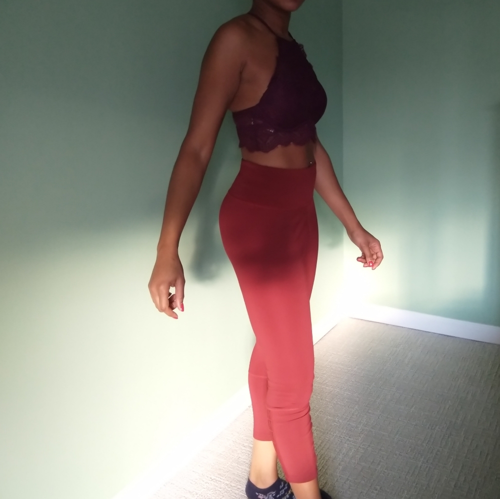 Women's wine colored Capri leggings - Picture 5 of 12